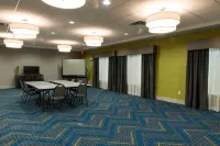 Holiday Inn Express & Suites Litchfield West