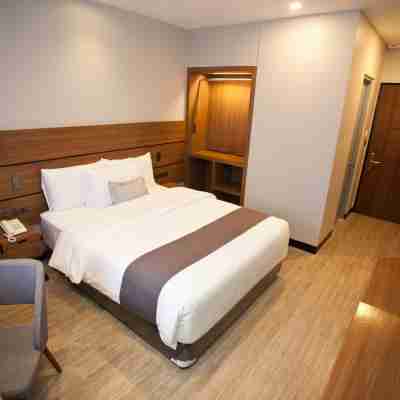 Embassy Hotel Rooms