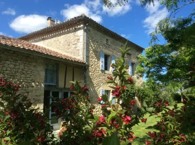 Le Clos Pastel Chambres d'hôtes & Gite Hotels in Laparrouquial