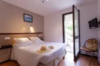 Hôtel Les Gabarres Hotels in Cabrerets