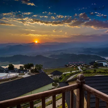 Rupakot Resort