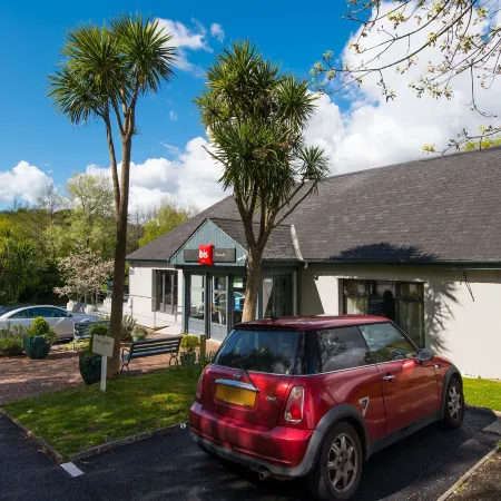 Ibis Plymouth Отели рядом с достопримечательностью «Торговый центр "Марш-Миллз"»