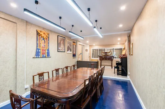 รูปภาพของเอเวอรี่ สุรวงศ์