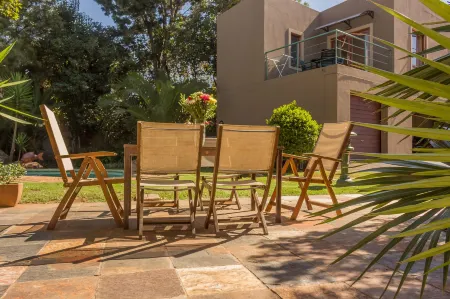 Moonflower Cottages Отели рядом с достопримечательностью «Йоханнесбург Зу»