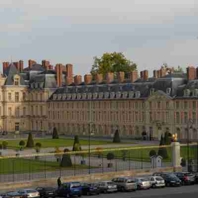 Hôtel de Londres · Hôtel à Fontainebleau Hotel Exterior
