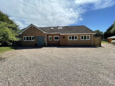 Haymills Guesthouse Отели в г. Балолл Коммон