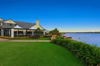 Harrington River Lodge