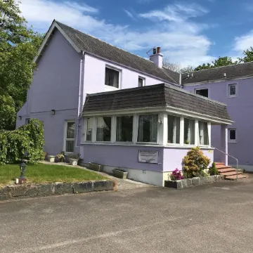 Glenlochy Nevis Bridge Apartments Отели в г. Форт-Уильям