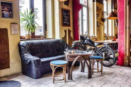 Cuba Bar & Hostel Отели в г. Ческе-Будеевице