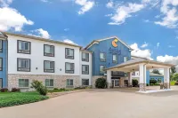Comfort Inn & Suites Grinnell Near I-80 Hotels in Grinnell