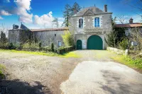 Le Chateau de La Tourlandry - Puy du Fou Hotels in Chemille-Melay