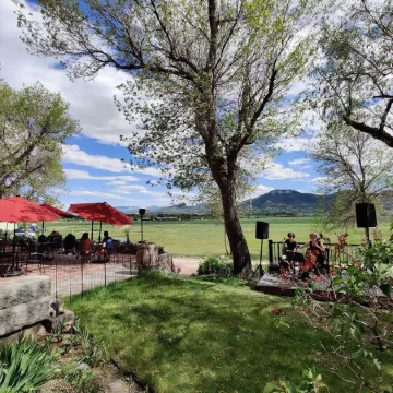 Oddfellow Inn & Farm