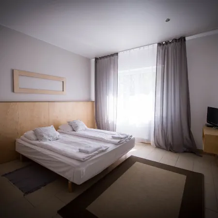 Barcelona Rooms Отели рядом с достопримечательностью «Остров Собешево»