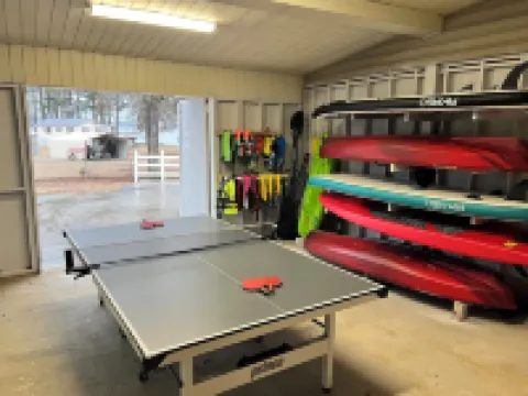 Ultimate Lakefront House, Private Boat Ramp, Dock, Game Room, Fenced in, Dogs ok