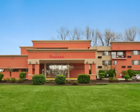 Ramada by Wyndham Tukwila Southcenter Hotels in Tukwila