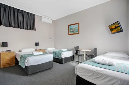 Gateshead Tavern & Motel