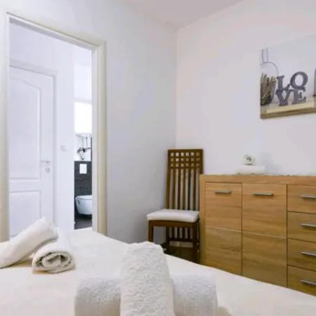 Deluxe Apartments Goya
