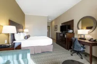 The Oaks Hotel & Suites