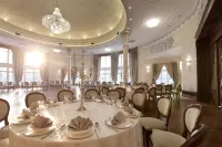 Rezydencja Luxury Hotel Bytom Piekary Śląskie - ที่มีที่จอดรถ