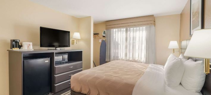 Quality Inn Clovis Hotels in Clovis