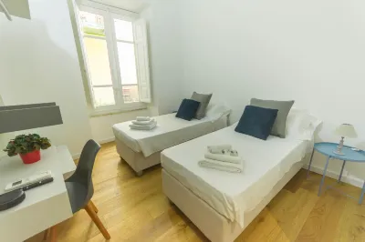 CrossRoad 4 Hotels in 