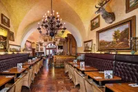 Iron Gate Hotel & Suites Prague by Bhg - Romantisk