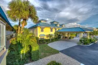 Naples Garden Inn Hotel di Naples