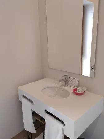 Hotel Entrerailes Отели рядом с достопримечательностью «Bodegas Bilbainas»