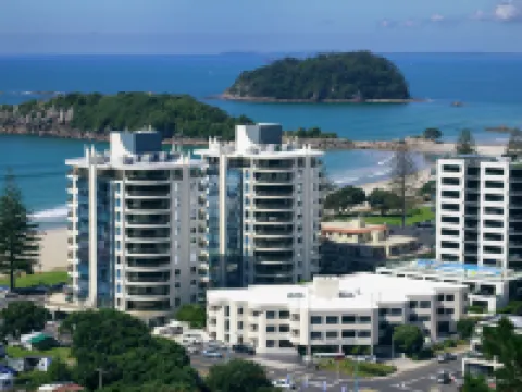 Oceanside Resort & Twin Towers Hotels in Mount Maunganui
