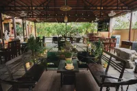 Hang Mua Ecolodge Garden Hotels in Ninh Tiến