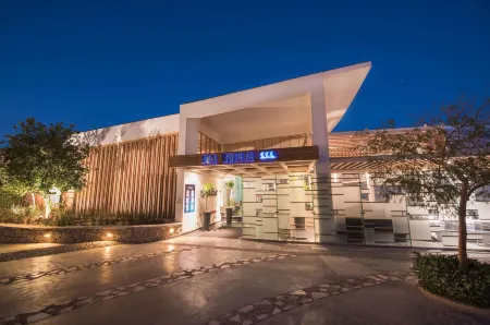 Reef Oasis Blue Bay Resort & Spa Отели рядом с достопримечательностью «Голливуд Шарм Эль Шейх»