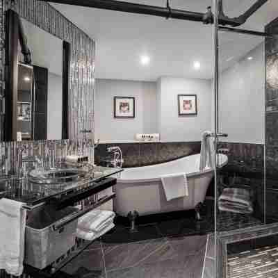 Lofts du Vieux-Port by Gray Collection Rooms