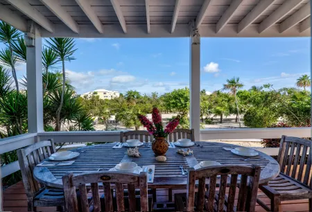 Grace Bay Beach Ocean Villas Отели в г. The Bight Settlement