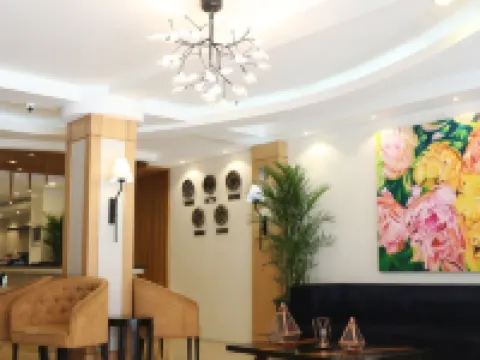 Queen Margarette Hotel - Downtown Hotels in Quezon