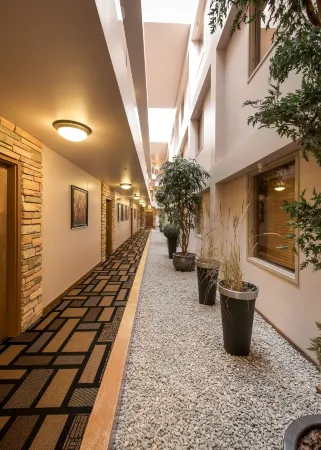 Prime Hotel Отели в г. Форт Макмюррей