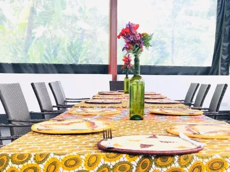 Koi Koi, Fort Portal