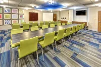 Holiday Inn Express & Suites CROSSVILLE by IHG Hotels in Crossville