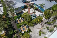 The Palmview and Sandpiper Inns Hotels in Sanibel