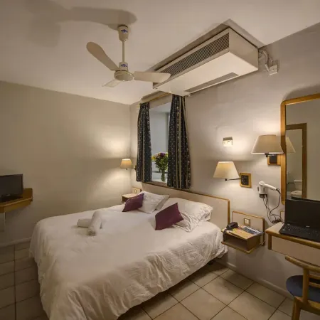 Sliema Chalet Hotel