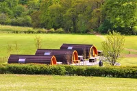 Cairnfold Cabins - parking