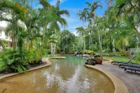 Golden Sands Beachfront Resort