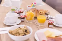 Hotel des Arts - breakfast