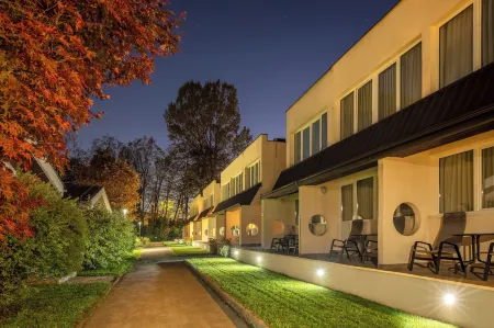 Ljubljana Resort Hotel & Camping Отели в г. Трзин