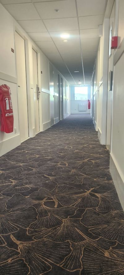 廊下 コンフォート ホテル エアポート CDGの写真