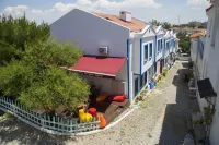 Iola Hotel
