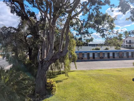 Haven Waters Motel & Apartments