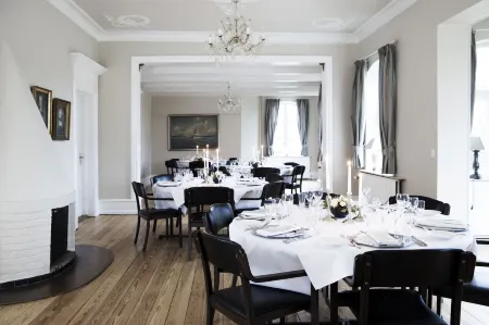 Skjalm Hvide Hotel Отели рядом с достопримечательностью «Фредериксборг»