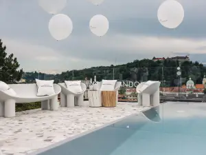 Neu Residences Smart Stay