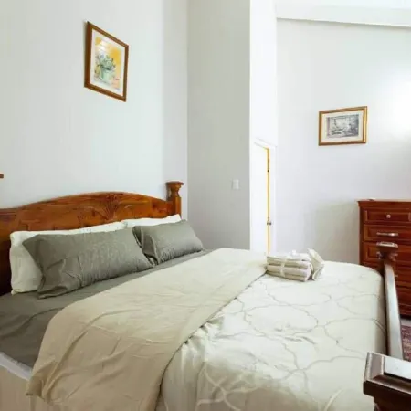 Loft - Sleeps 4 - Parking - Balcony