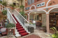 Elia Boutique Hostel & Apart-Hotel